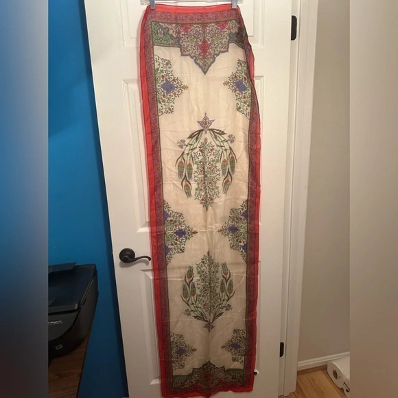 Floral silk scarf from India - Picture 1 of 9